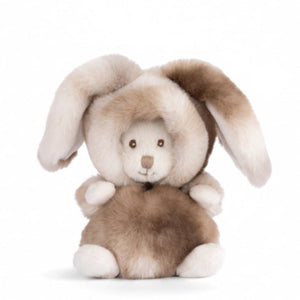 Ziggy Winter Rabbit Bruin, knuffelbeertje in een winterkonijnenpakje van Bukowski Sweden – 15 cm vooraanzicht met capuchon