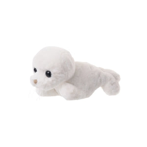 Hoover witte Bag Charm zeehondje van Bukowskiknuffels.nl 10 cm, voor aan tas, rugzak of sleutelbos.
