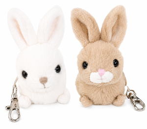 Zeus Beige en Hera Wit Konijntje Bag Charm van Bukowski Sweden in beige, 8 cm, voor aan tas, rugzak of sleutelbos.